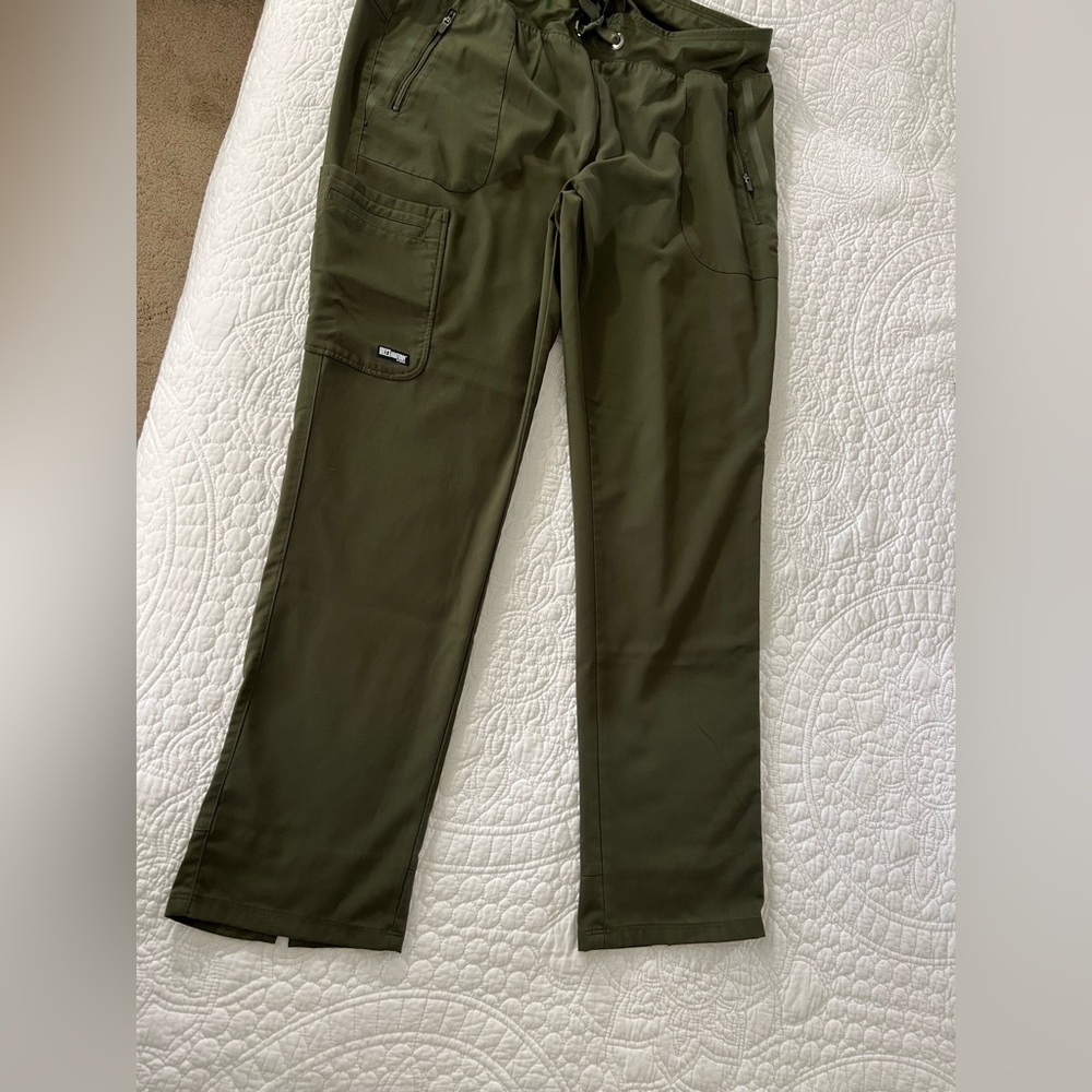 Grey's Anatomy Olive Scrub Set - Picture 3 of 3